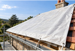 	Bâche de toiture 15x20 m avec œillets acier et ourlet renforcé